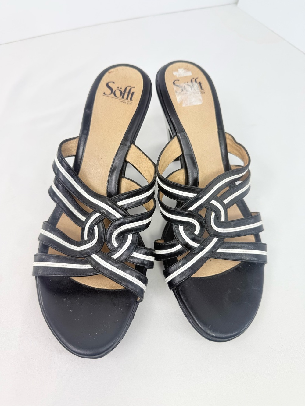 Sofft Black Leather White Contrast Interlocking Straps Cushioned Heeled Sandals